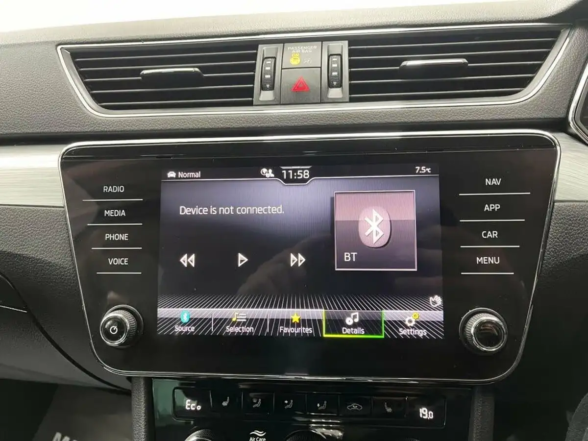 2022-skoda-superb-14-tsi-se-technology-218ps-hatchback-big-15