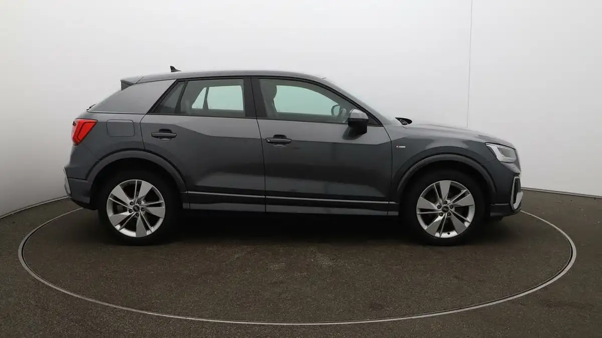 2021-audi-q2-15-35-tfsi-s-line-big-39