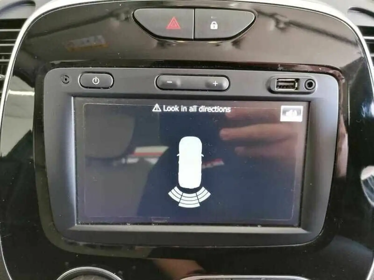 2019-renault-captur-09-tce-iconic-big-18