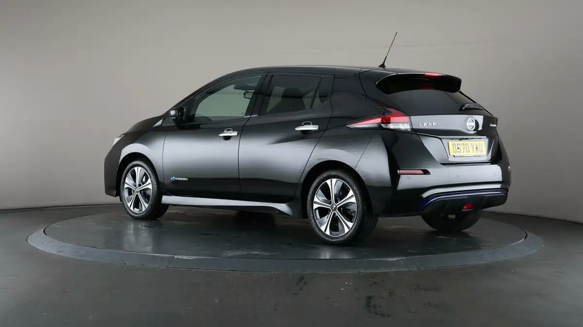 2020-nissan-leaf-e-tekna-big-5