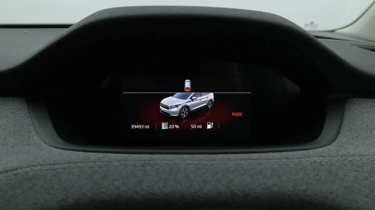 2021-skoda-enyaq-e-80-loft-82-kwh-big-10