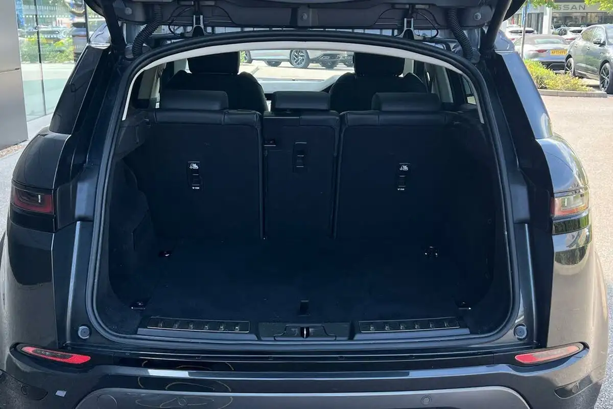 2022-land-rover-range-rover-evoque-15-p300e-r-dynamic-hse-big-31