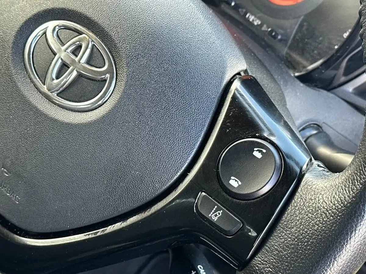 2021-toyota-aygo-10-vvt-i-x-play-tss-big-16
