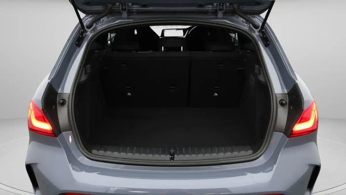 2022-bmw-1-series-20-m135i-xdrive-big-16