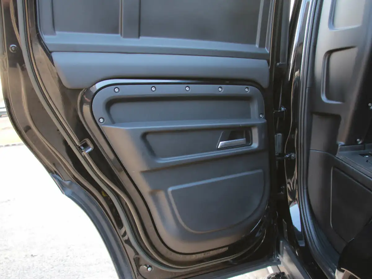 2023-land-rover-110-defender-30-d300-hard-top-x-dynamic-hse-110-big-49