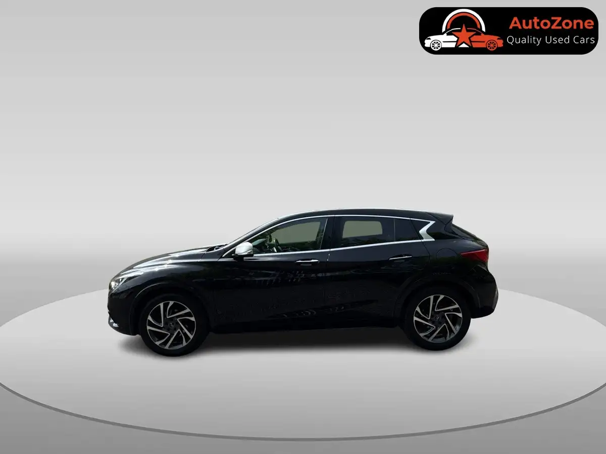 2017-infiniti-q30-15d-premium-tech-intouch-big-4