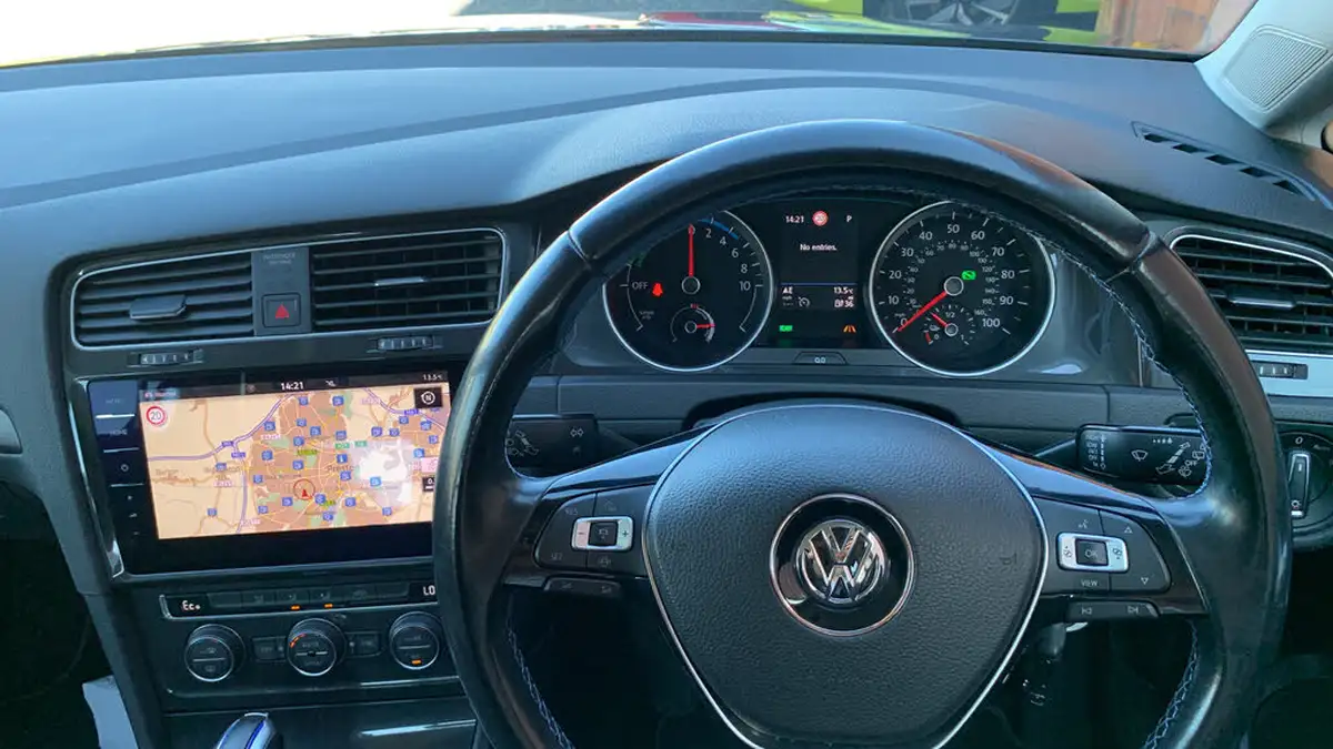 2019-volkswagen-golf-e-e-golf-big-3