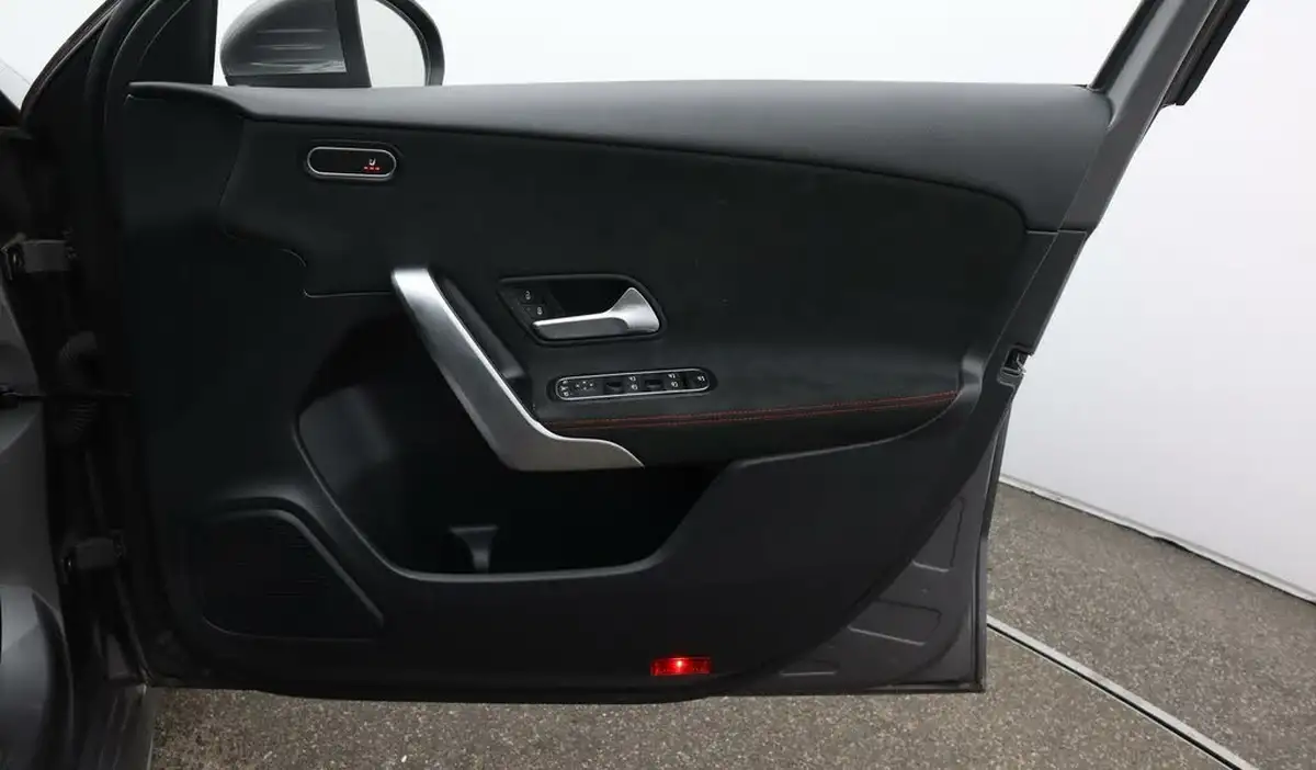 2019-mercedes-benz-a-class-15d-a180d-amg-line-executive-hatchback-5d-7g-dct-big-14