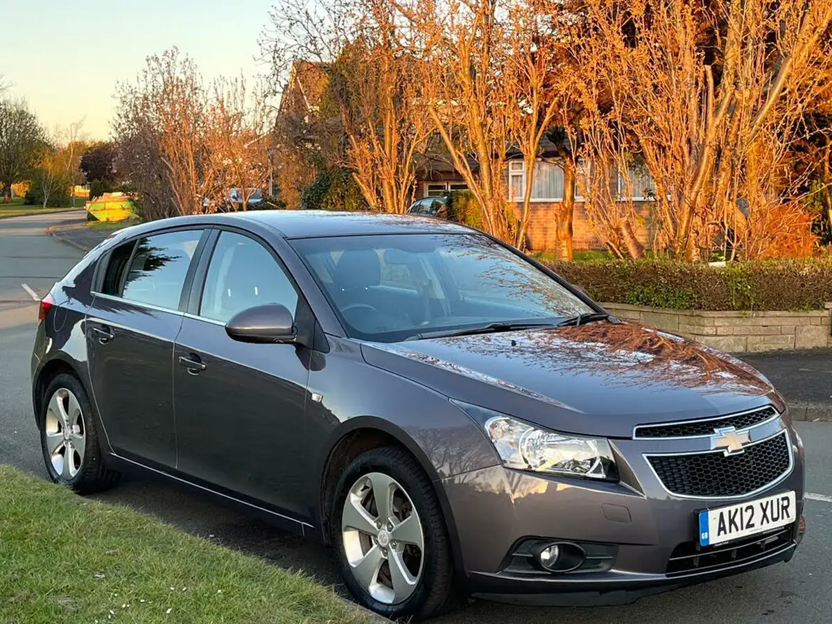 2012-chevrolet-cruze-18-ltz-auto-big-46