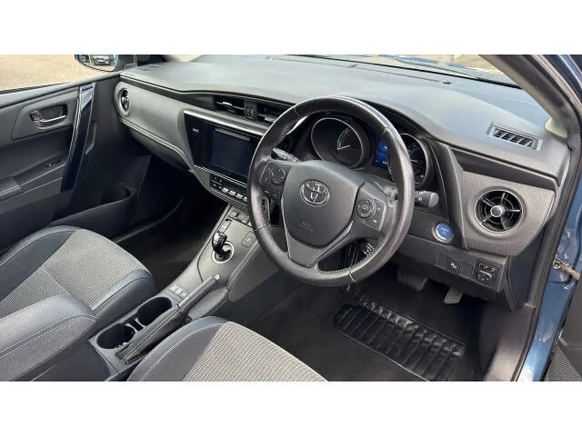 2015-toyota-auris-18-vvt-i-hsd-excel-hatchback-cvt-big-10