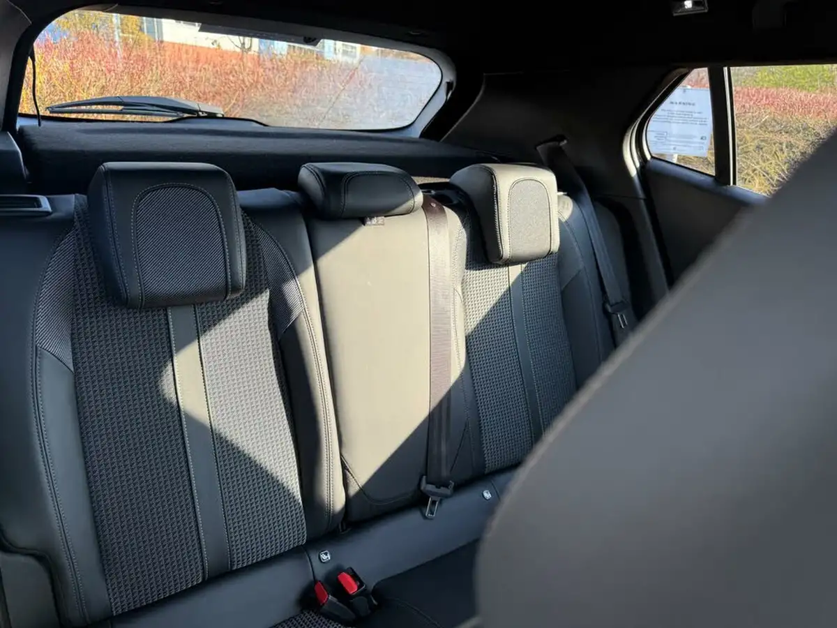 2021-peugeot-2008-suv-12-puretech-gt-eat8-big-12