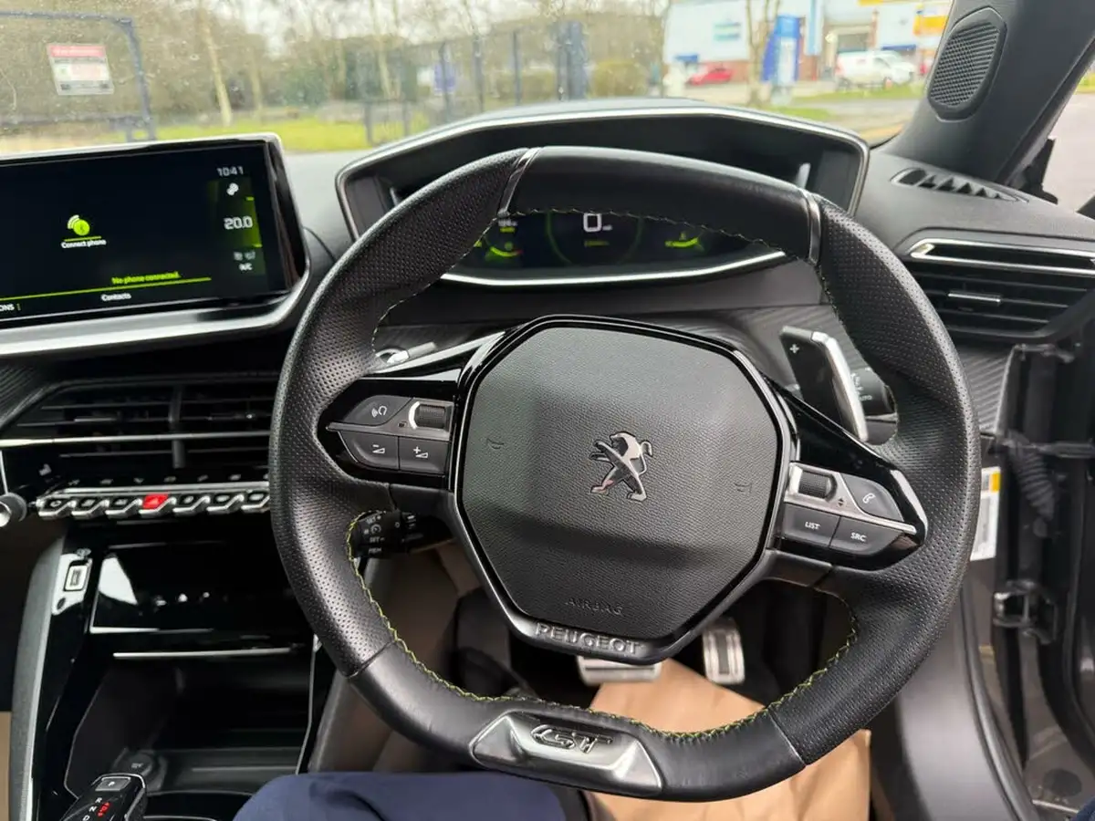 2021-peugeot-2008-suv-12-puretech-gt-eat8-big-36