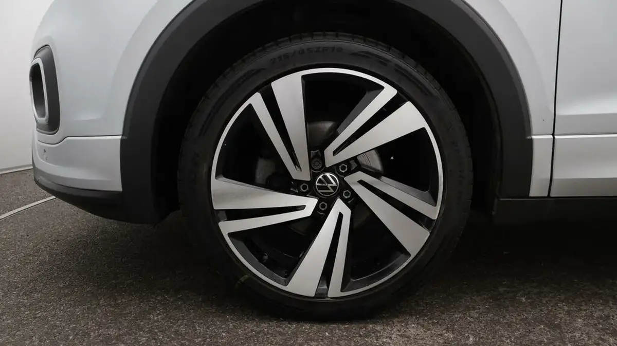 2021-volkswagen-t-cross-15-tsi-r-line-big-18