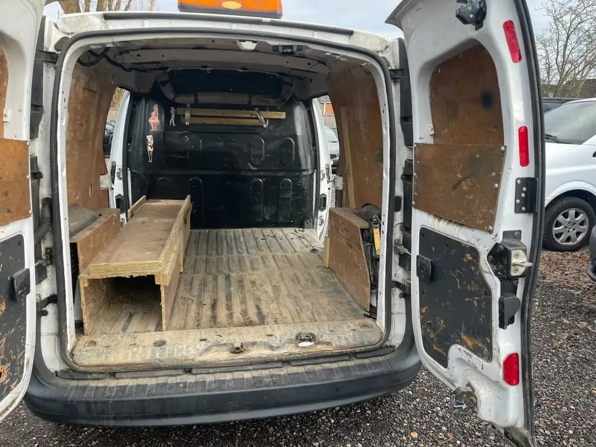 2014-mercedes-benz-citan-15-cdi-109-compact-panel-van-big-21