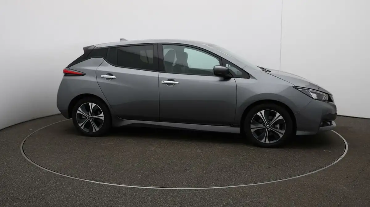 2022-nissan-leaf-e-tekna-big-41