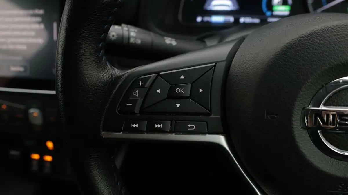 2022-nissan-leaf-e-tekna-big-24
