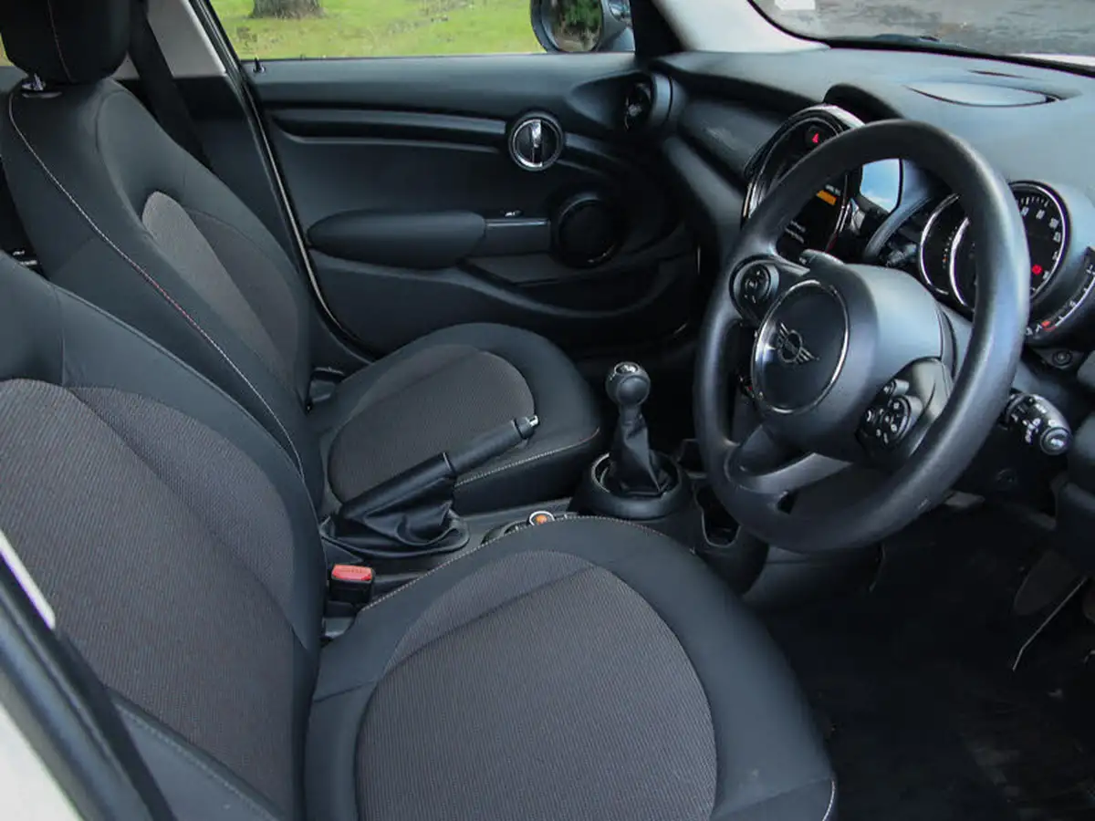 2019-mini-cooper-15-cooper-classic-hatchback-5d-big-5