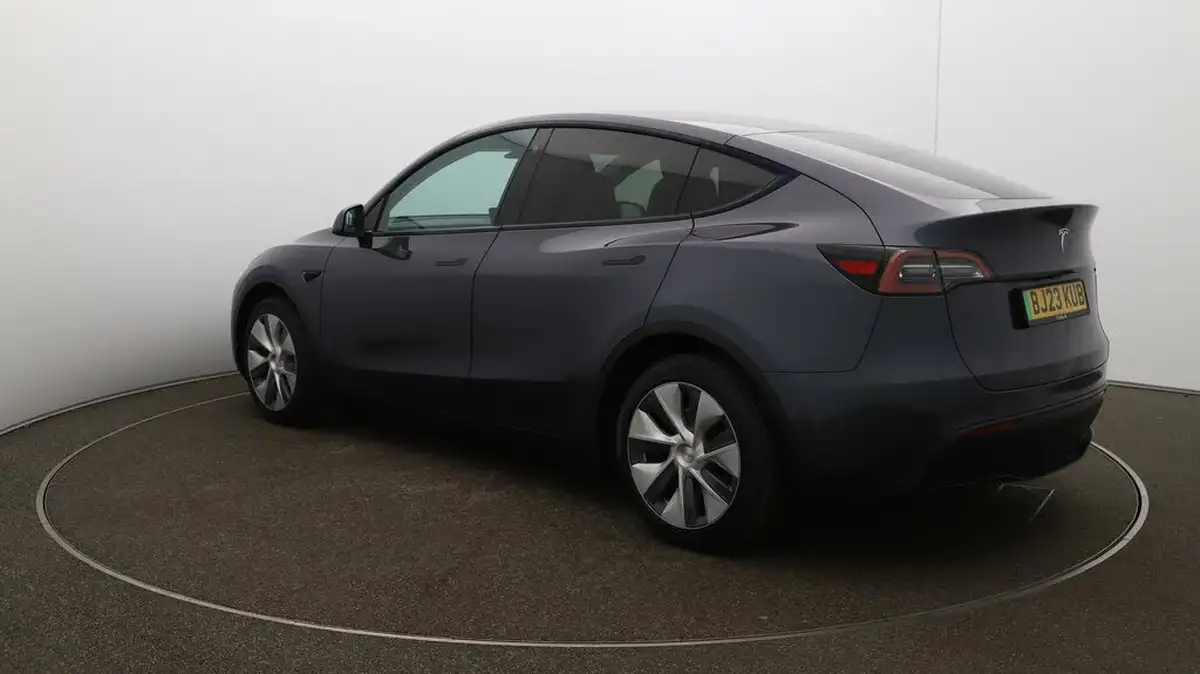 2023-tesla-model-y-e-rwd-big-54