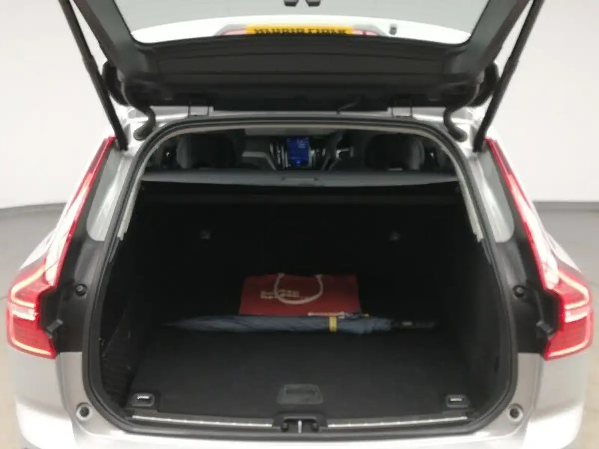 2023-volvo-xc60-20-b5-plus-big-7