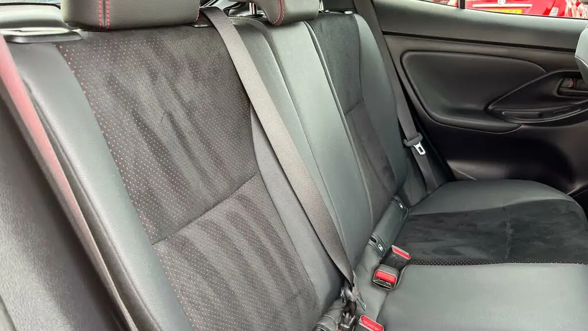 2022-toyota-yaris-cross-15-vvt-i-gr-sport-big-11