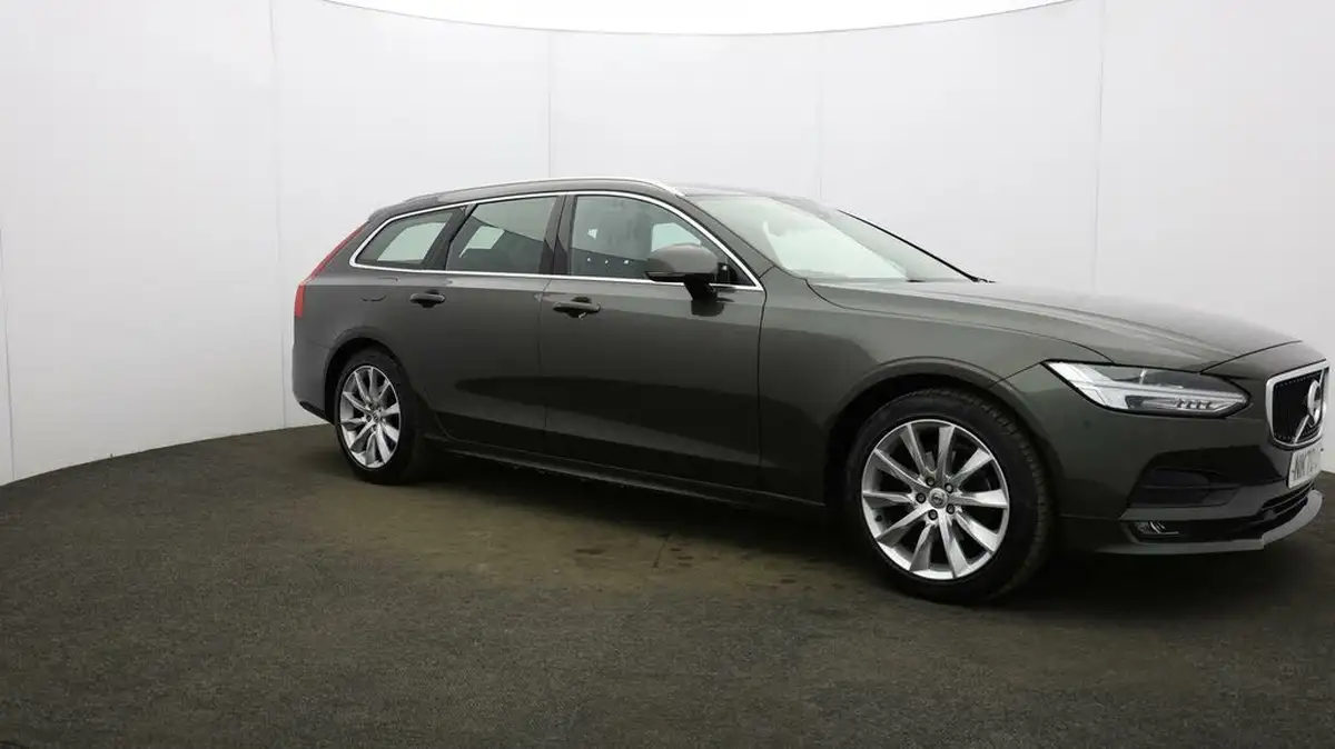 2020-volvo-v90-20-t4-momentum-plus-big-38
