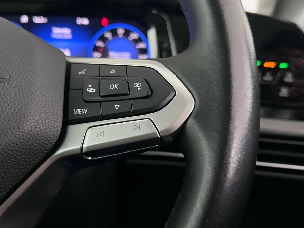 2021-volkswagen-golf-15-tsi-style-150ps-hatchback-big-12