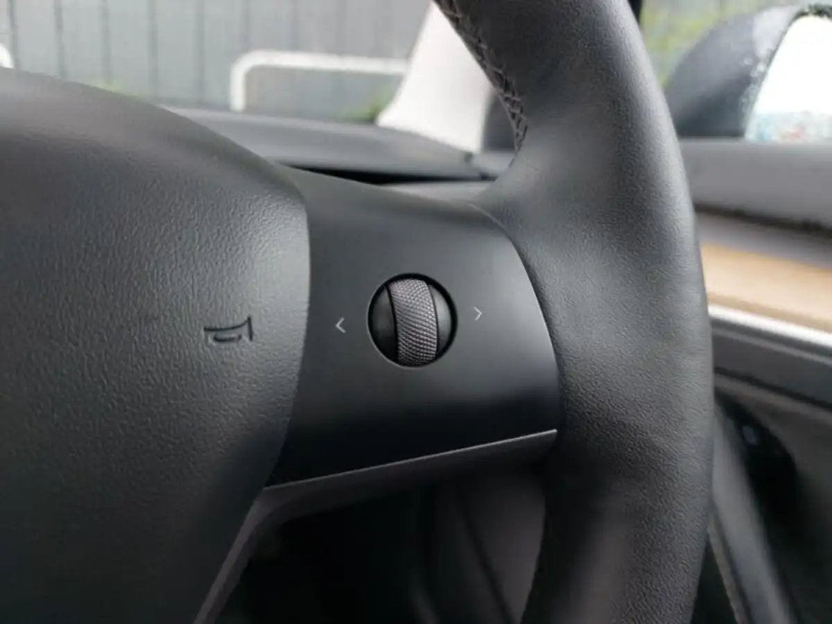 2021-tesla-model-3-e-long-range-awd-big-17