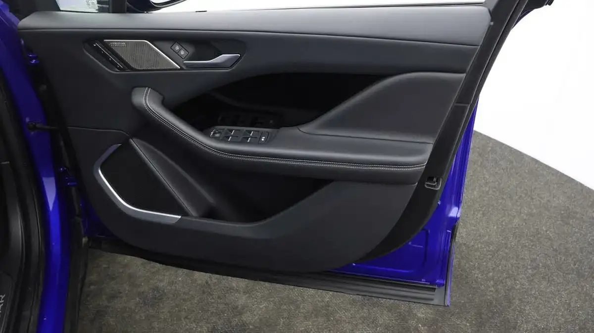 2021-jaguar-i-pace-ev400-hse-big-14