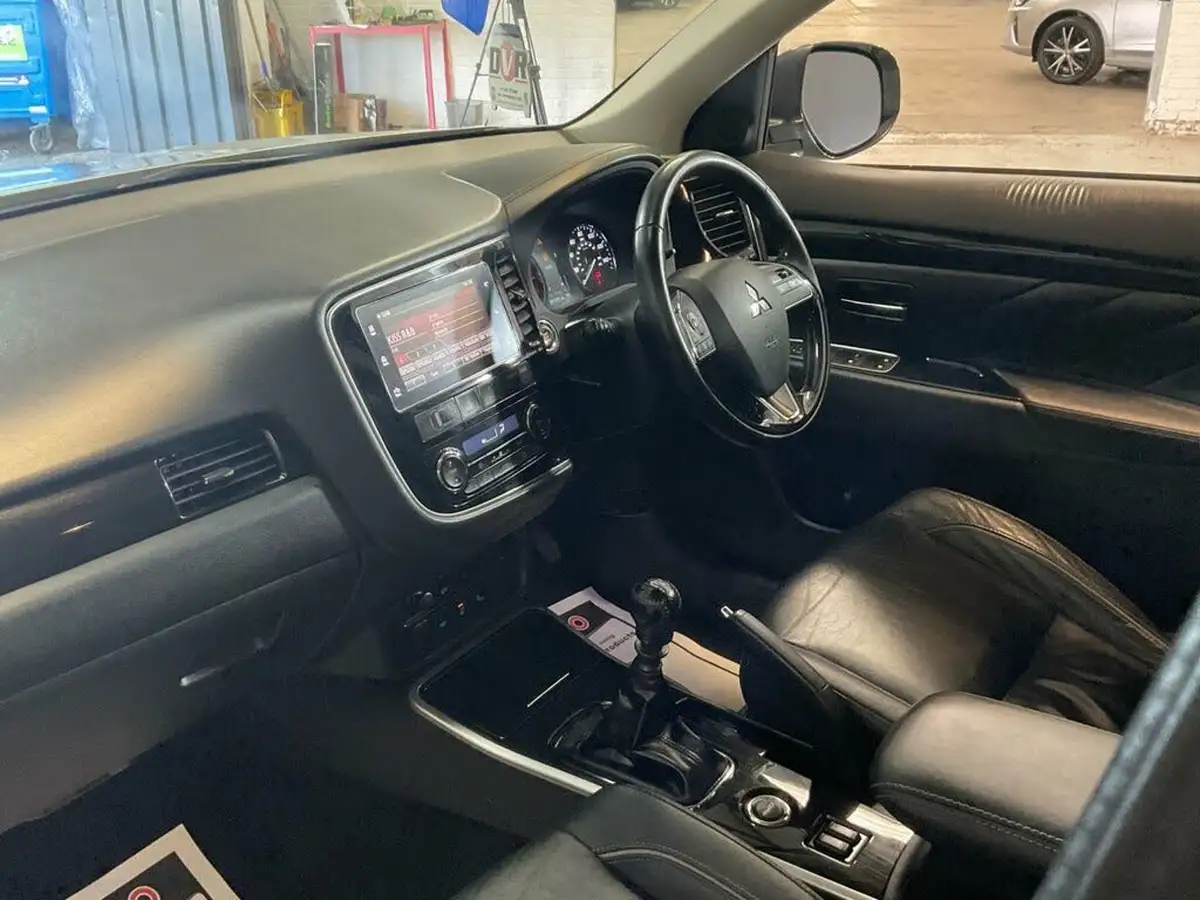 2018-mitsubishi-outlander-22di-d-4-big-26