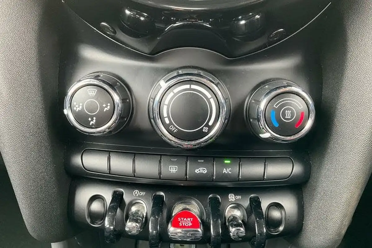 2016-mini-cooper-15td-one-d-3d-big-24