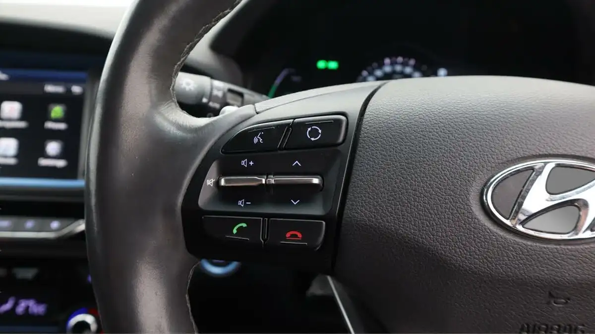 2018-hyundai-ioniq-16-gdi-premium-se-hybrid-big-25