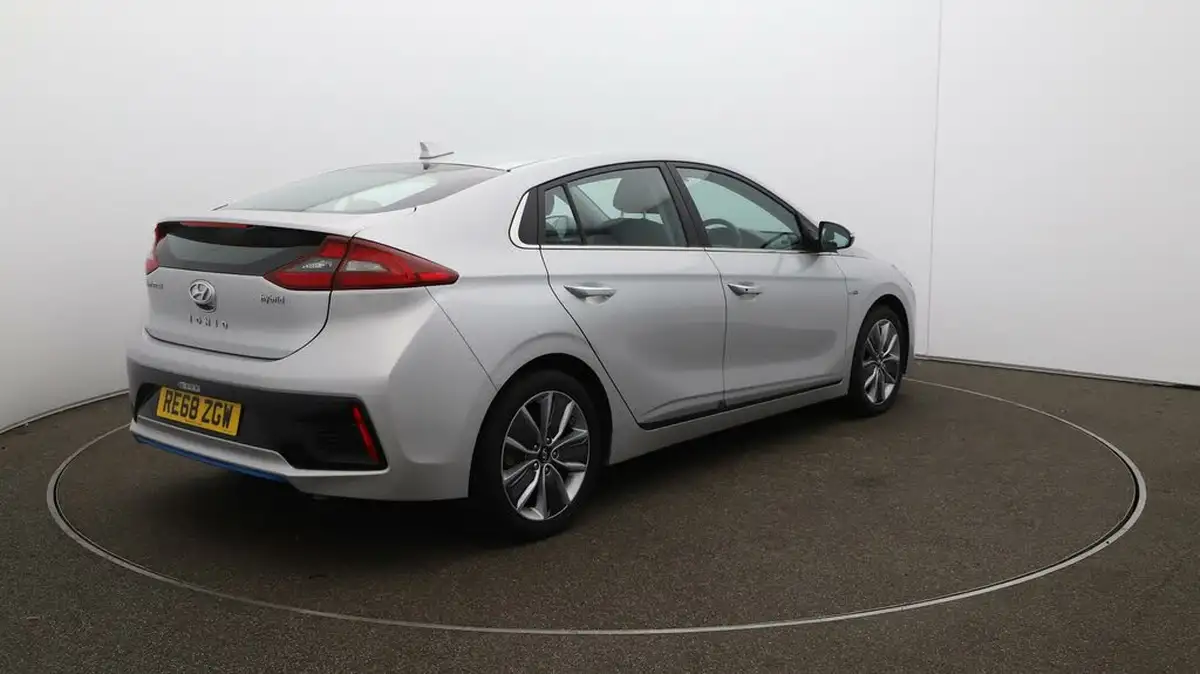 2018-hyundai-ioniq-16-gdi-premium-se-hybrid-big-46