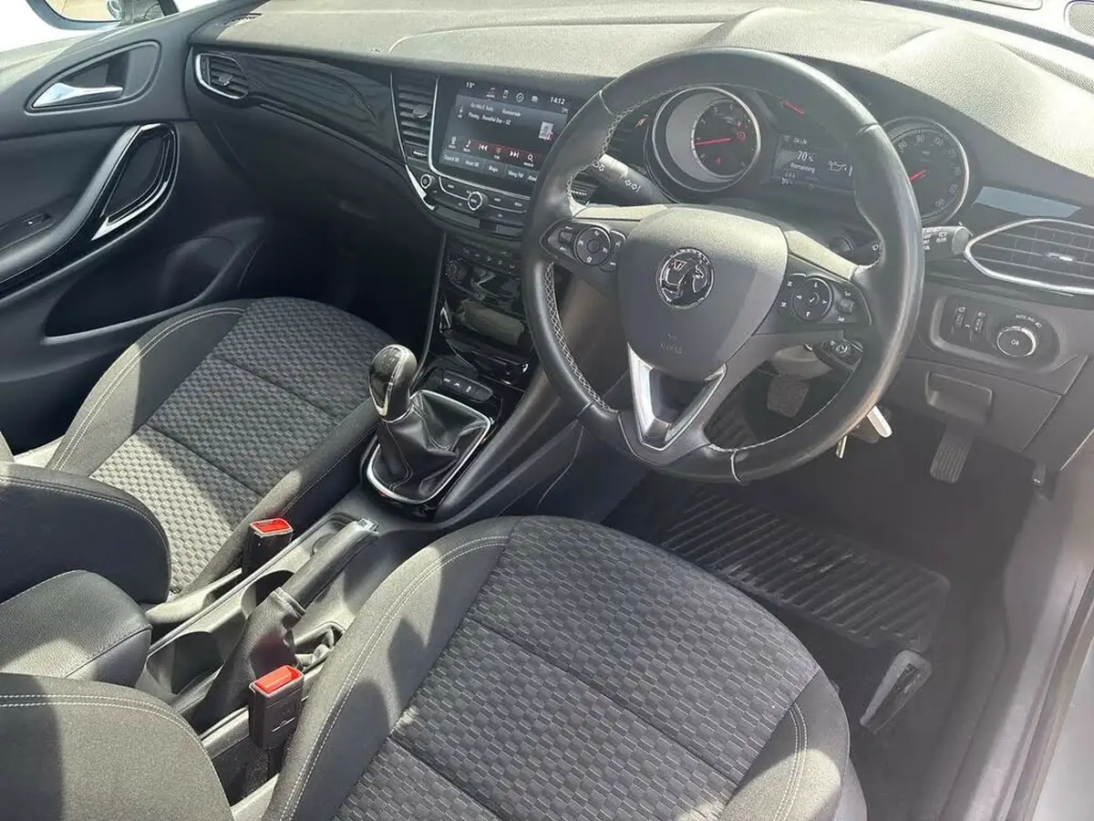 2018-vauxhall-astra-14i-16v-turbo-sri-vx-line-nav-big-4