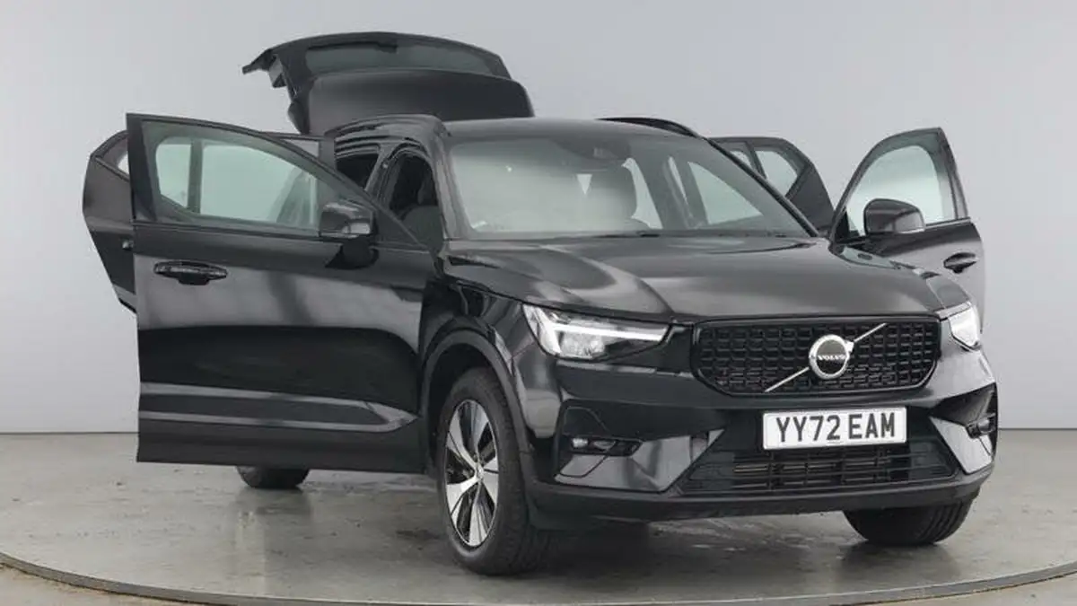 2022-volvo-xc40-15-t4-plus-big-8