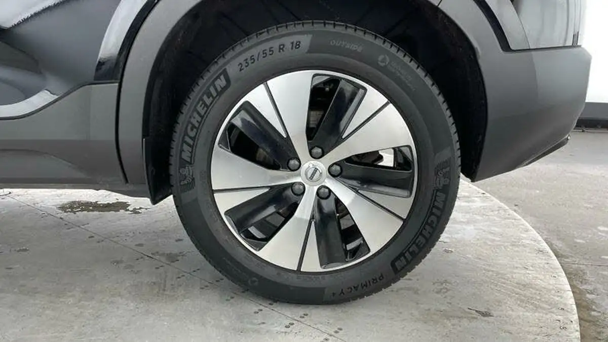 2022-volvo-xc40-15-t4-plus-big-32