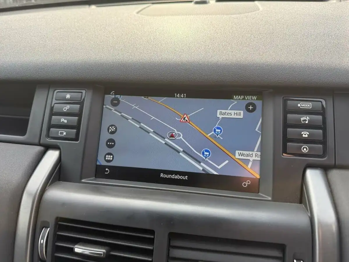 2018-land-rover-discovery-sport-20td4-landmark-big-32