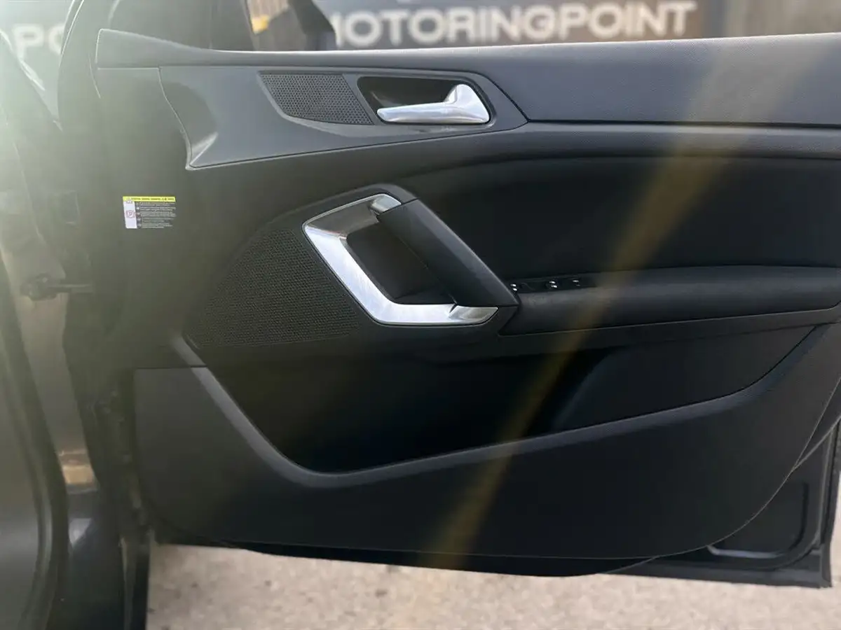 2017-peugeot-308-12-puretech-allure-130bhp-big-8