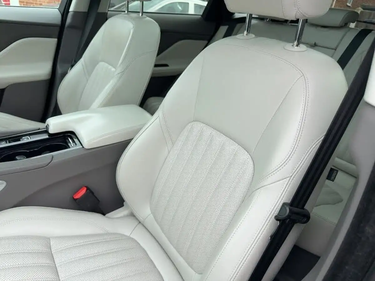 2018-jaguar-f-pace-20i-portfolio-300ps-awd-1999cc-big-32