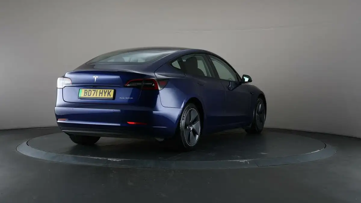 2021-tesla-model-3-e-long-range-awd-big-62