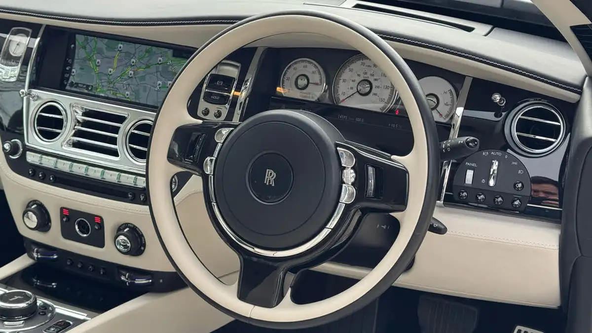 2018-rolls-royce-wraith-66-big-8