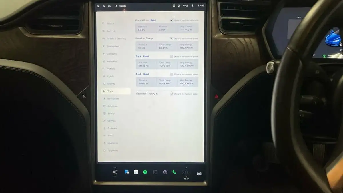 2018-tesla-model-s-e-75d-big-6