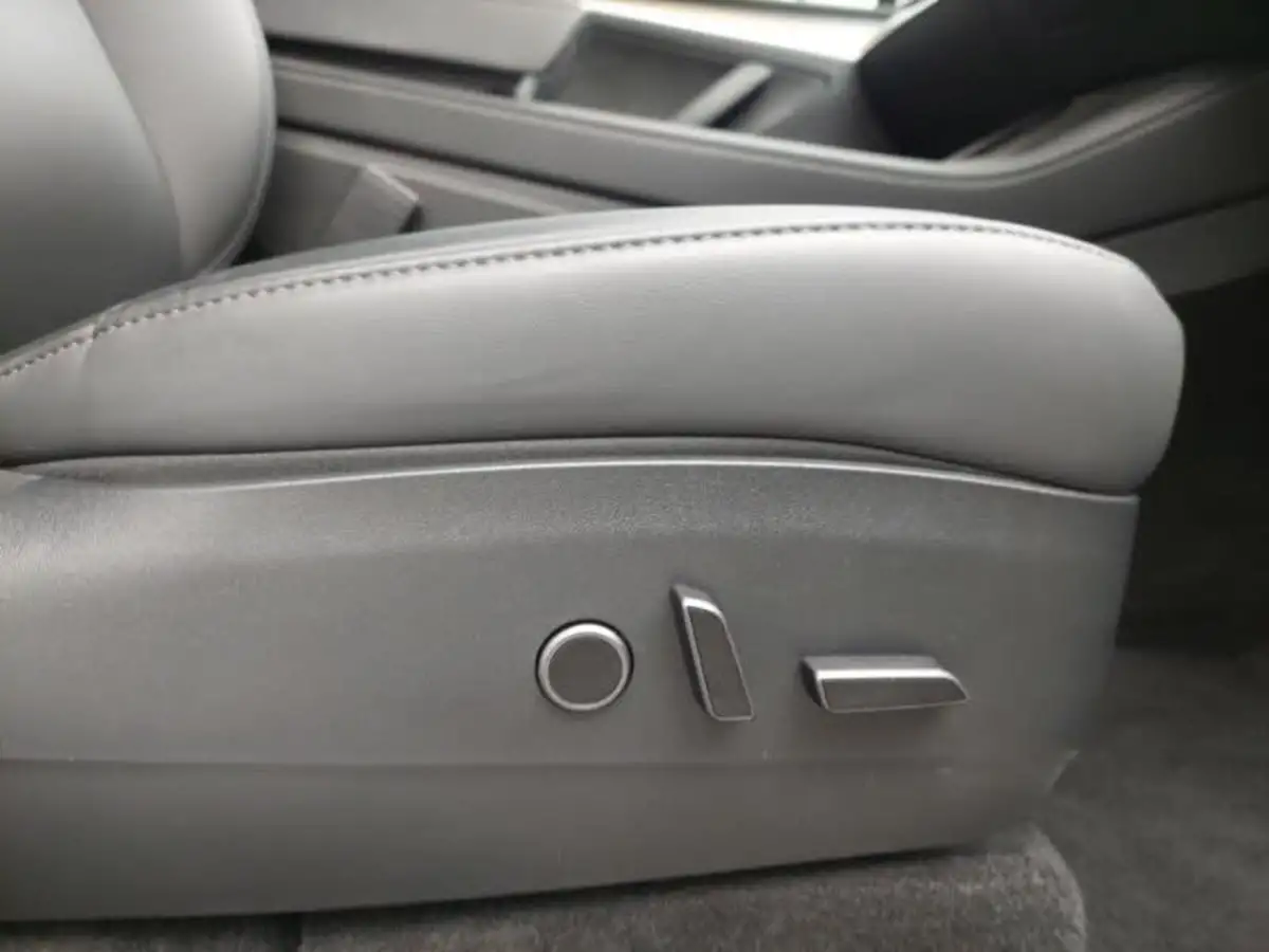 2022-tesla-model-y-e-rwd-big-12