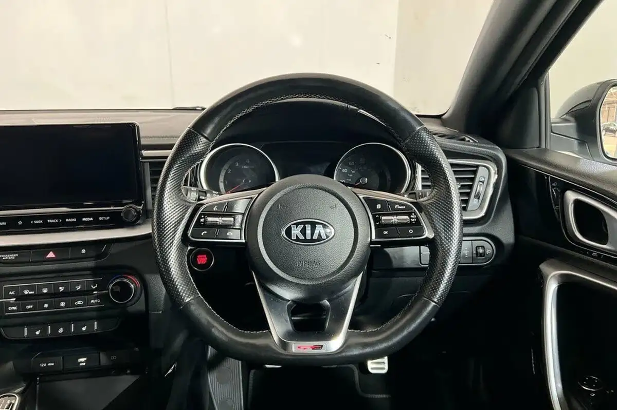 2021-kia-ceed-15-t-gdi-gt-line-big-19