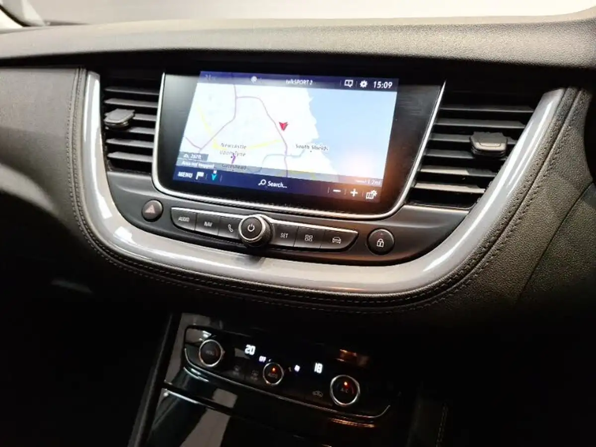 2019-vauxhall-grandland-x-15td-sport-nav-big-10