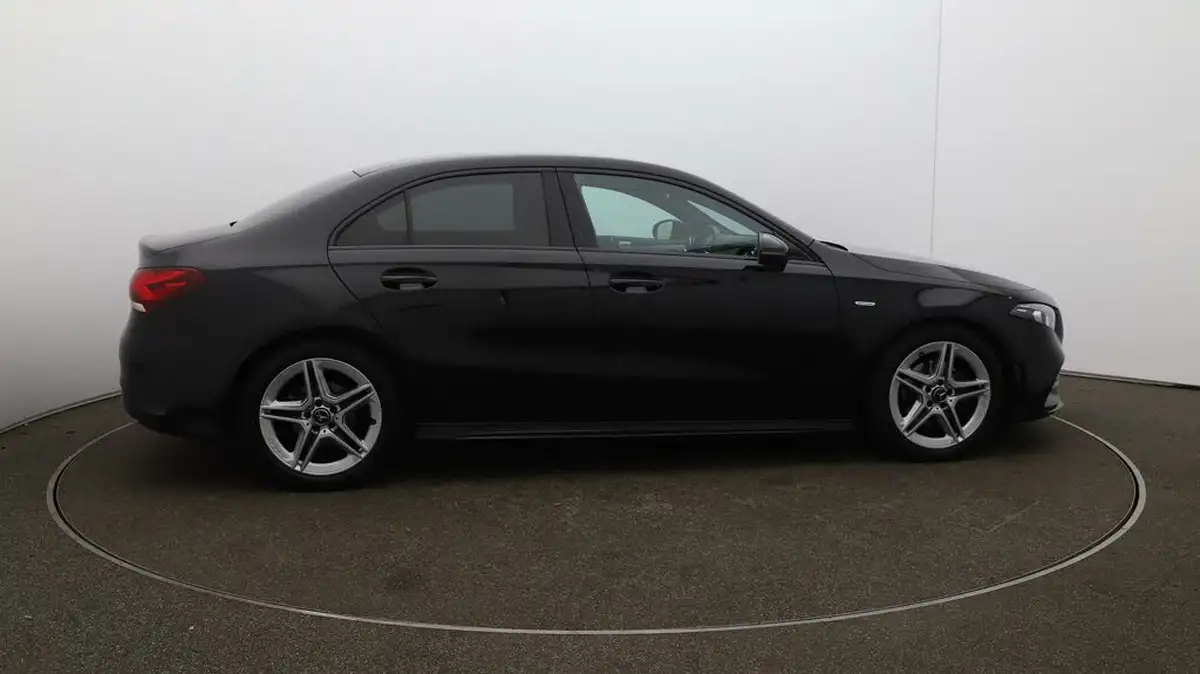 2022-mercedes-benz-a-class-13-a180-amg-line-executive-edition-saloon-4d-7g-dct-big-42