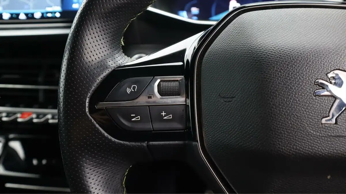 2022-peugeot-208-e-gt-136bhp-50kwh-big-26