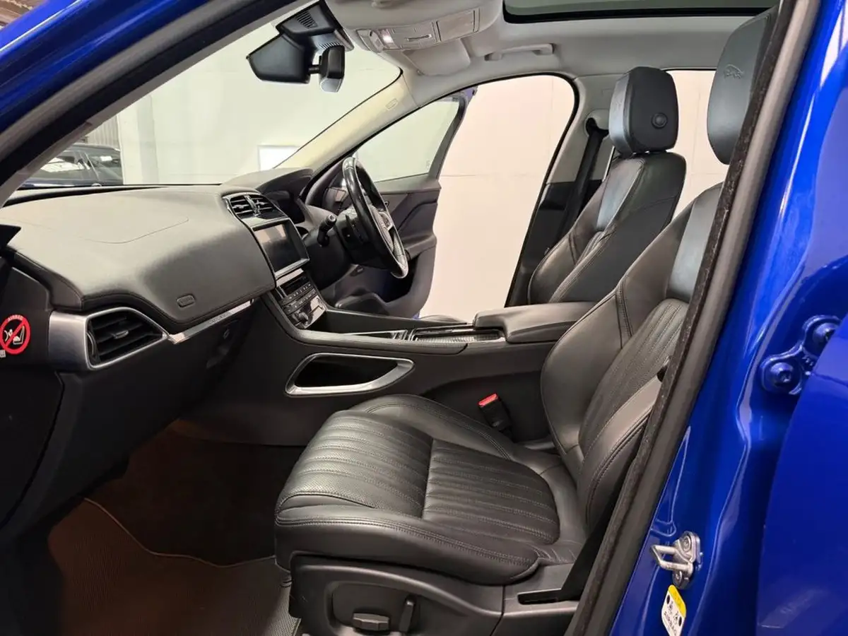 2017-jaguar-f-pace-20-i4d-portfolio-240ps-awd-ss-auto-big-32