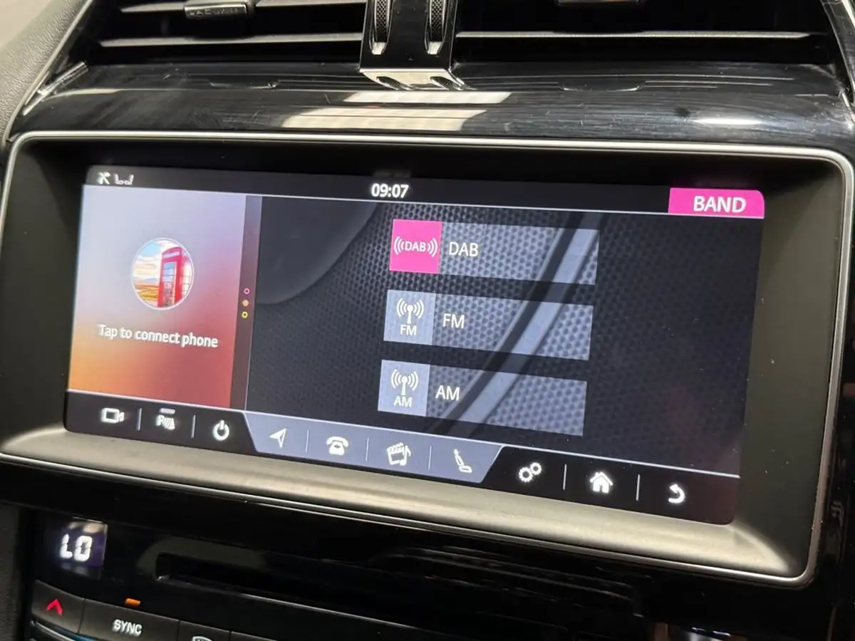 2017-jaguar-f-pace-20-i4d-portfolio-240ps-awd-ss-auto-big-28
