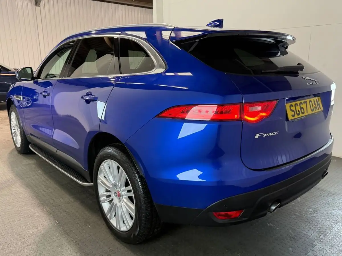 2017-jaguar-f-pace-20-i4d-portfolio-240ps-awd-ss-auto-big-4