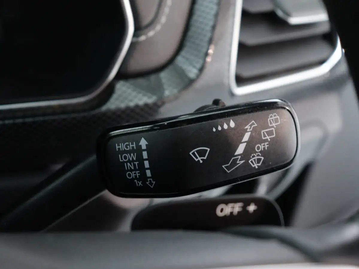 2024-volkswagen-t-cross-10-tsi-r-line-115ps-dsg-big-32
